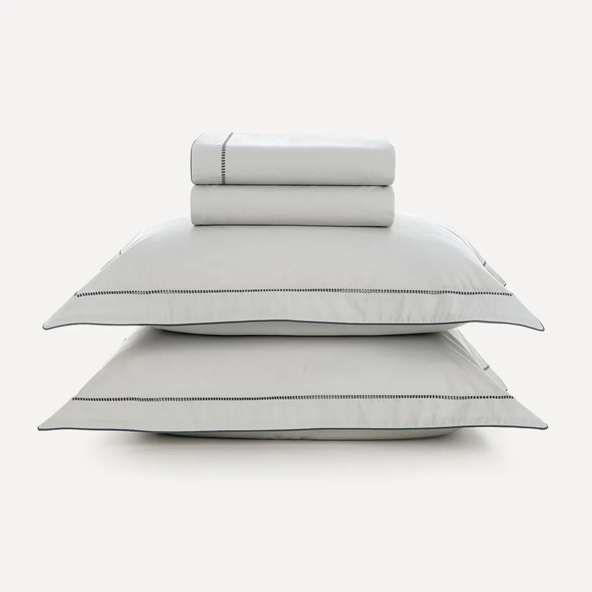 Juego de Cama Tamaño Queen de 200 Hilos con Bordado Juno