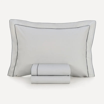 Juego de Cama Tamaño Queen de 200 Hilos con Bordado Juno